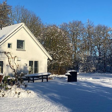 Skont Hus Pa Landet Taet Pa Billund Villa Give Exterior photo