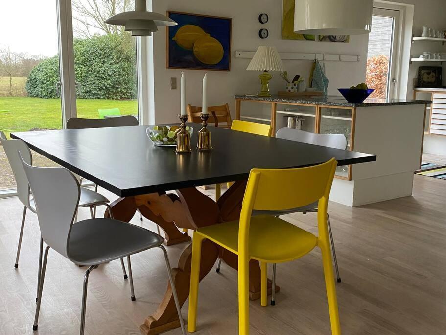 Skont Hus Pa Landet Taet Pa Billund Villa Give Exterior photo